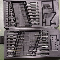 Nice Black & Decker Drill And Bit Set Like New