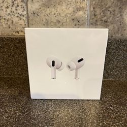 AirPods Pro (1st Generation) with MagSafe Charging Case