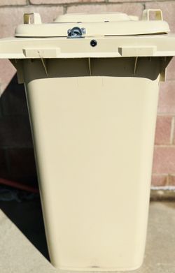 Container with lid and lock for discarded documents or garbage