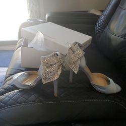 Heel With Crystal Bow Back