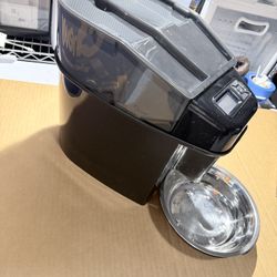 Pet safe Auto Feeder For Cats Or Dogs