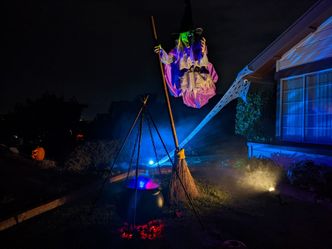 12ft hovering witch Home Depot