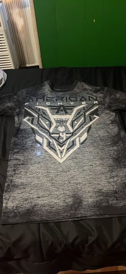 Adult small American fighter shirts‼️