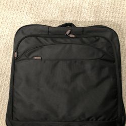 TRAVEL BAG FOR SUITS
