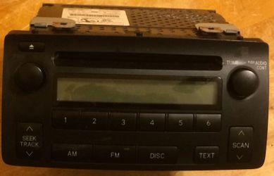 2005 Toyota Corolla AM DM Radio CD player