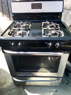 Fridgidaire Stove 