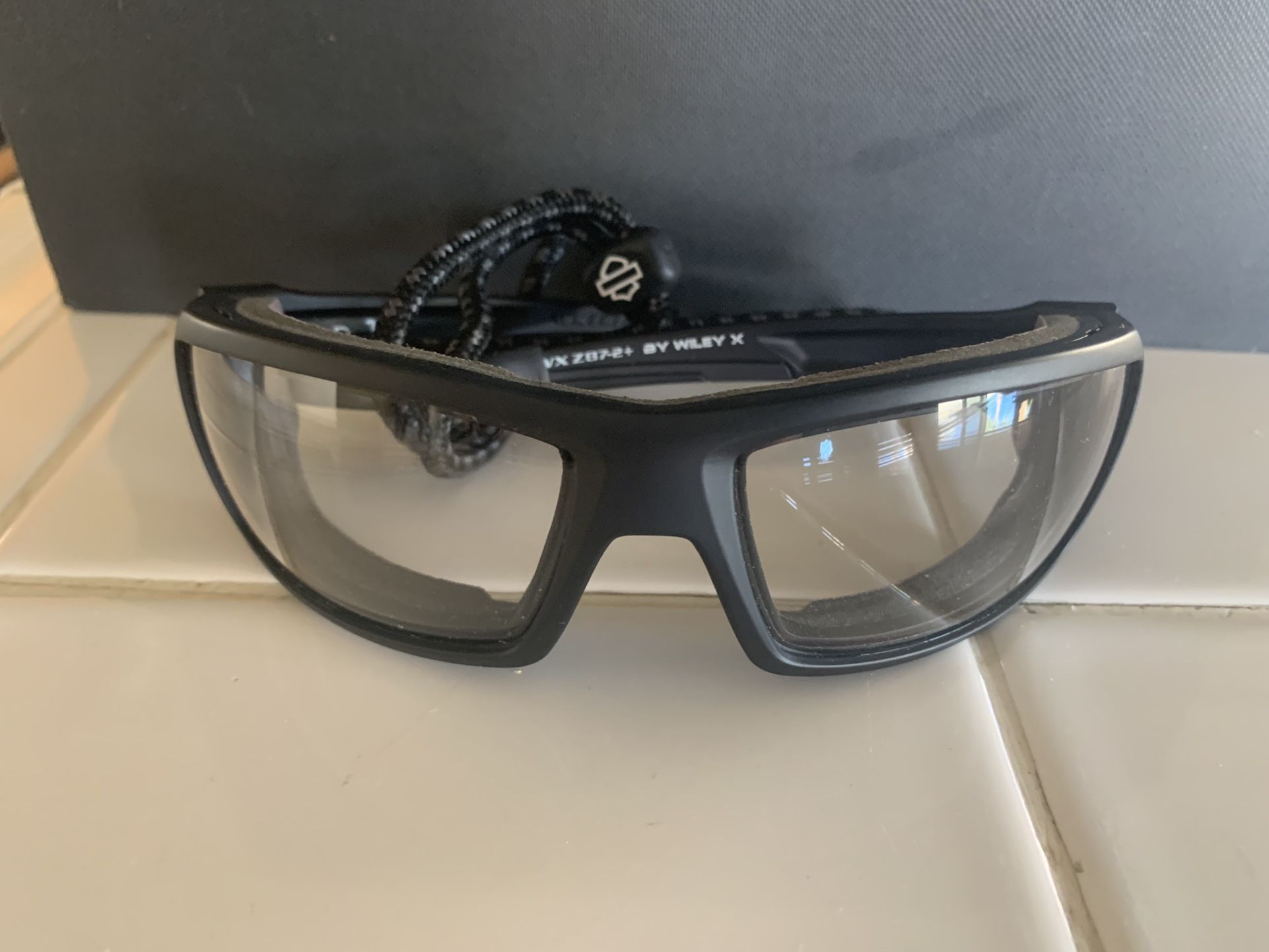 HARLEY DAVIDSON GLASSES w/ case.