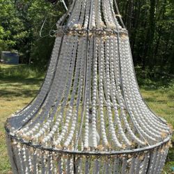 Chandeliers For Sale $200 for all 3 ‼️