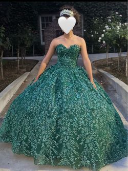 Breathtaking Emerald green Quinceañera ball Gown XS/S
