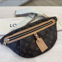 New Louis V Crossbody Midsize Fanny Bag 