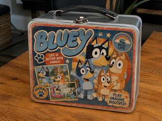 Bluey Vintage-Style Tin Lunchbox – NEW Condition – 8” x 6”