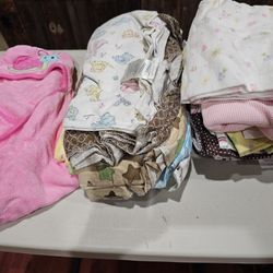 18 Swaddle Blankes And 1 Bath Swaddle 