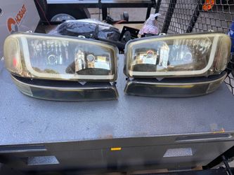 2001 GMC Sierra headlights