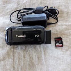 Canon Vixia HF R400 + 32GB SD + Charger