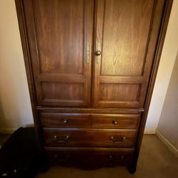 Free Armoire - Pickup Only - No Delivery 