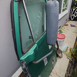 2008 Freightliner  Autmatic Window.