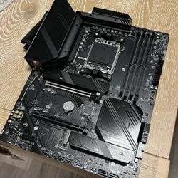 MSI B650 Tomahawk WiFi Am5 Gaming Computer Pc Motherboard