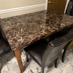 Dinning Table With 4 Chairs