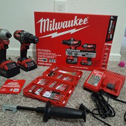 Milwaukee M18 Brushless 2-tool combo kit + Bit Set (60-Piece)