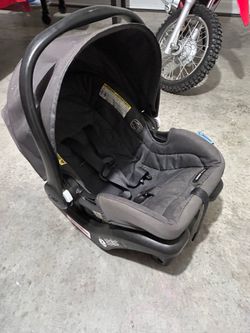 Graco Infant car seat