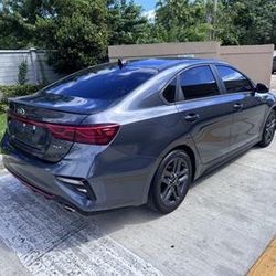 🏆🏆 2021 KIA FORTE GT-Line