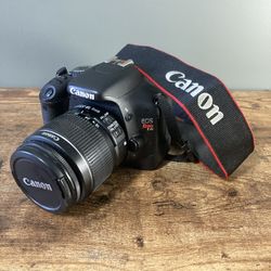Canon Rebel eOS T2i Camera And 18-55mm Lens +extras