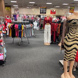 Clothing Store Closing In Connecticut Post Mall