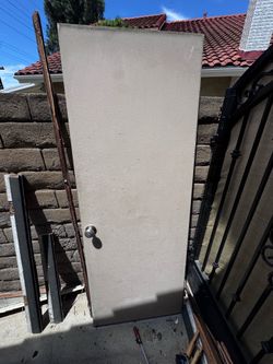 Free Door with locks