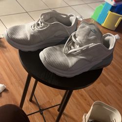 Nike Woman Tennis Shoes 