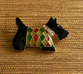 Adorable Scottie Black Enamel Brooch w/Crystals