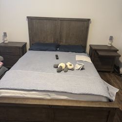 Living Spaces Queen Bedroom Set