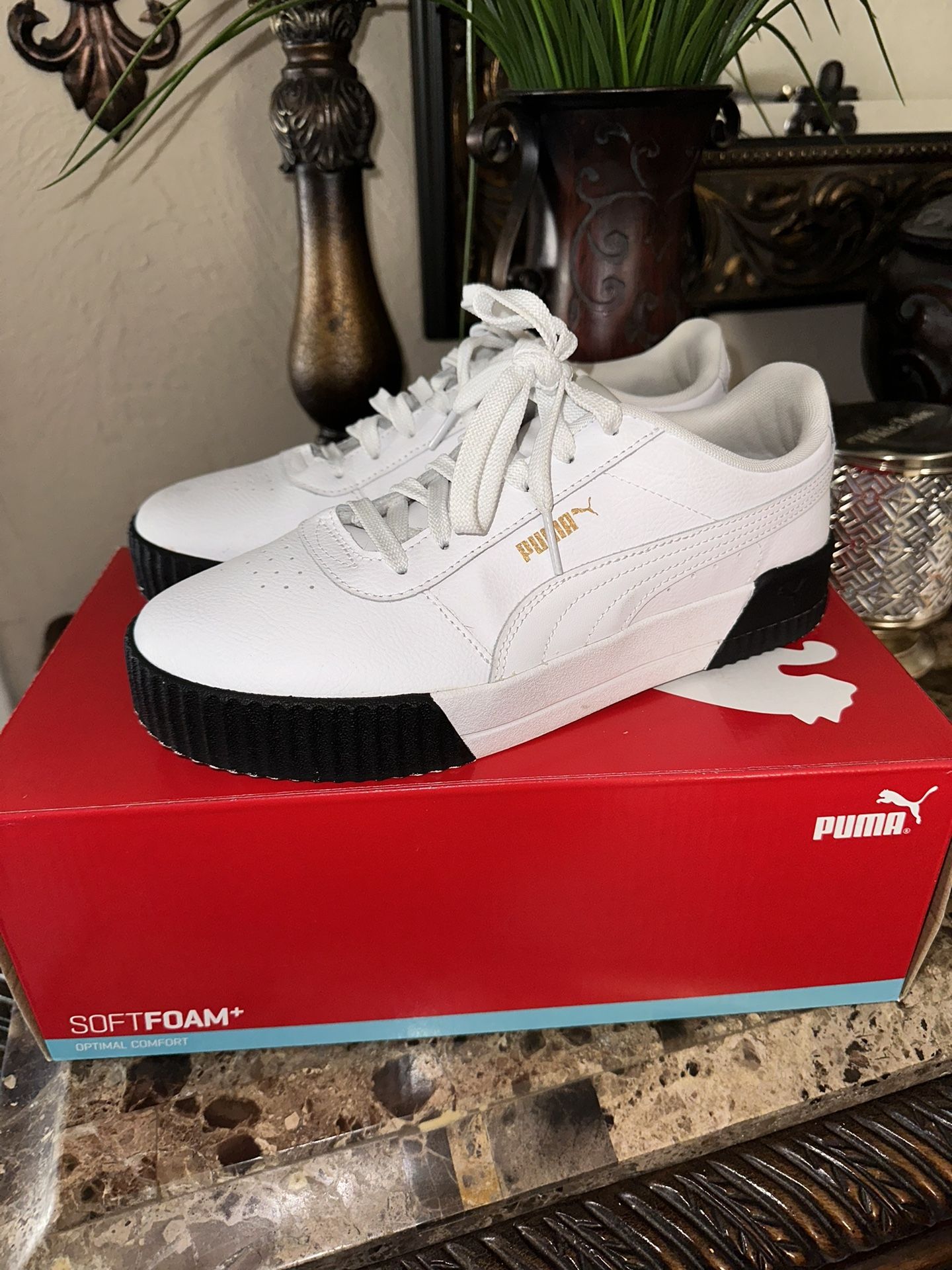 Womens Puma 9.5 