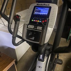 Super Nice NordicTrack Elliptical w/Bluetooth (Comes With Extra New Screen Worth $650 Alone) 