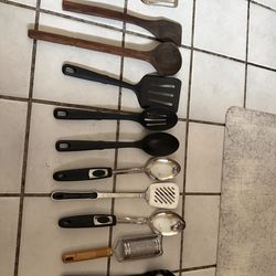 Assorted Kitchen Utensils Set