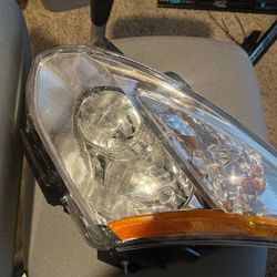 Nissan Rogue Headlight Passenger Side 