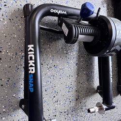 KICKR SNAP Bike Trainer