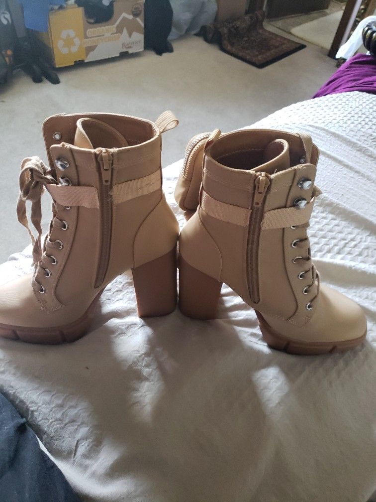 Steve Madden Women's Herrick Ankle Boot - Block Heel Bootie With Cargo Pouch Detail