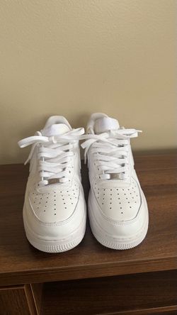 Men’s White Nike Air Force 1’s *Size 9 US (Like New)
