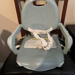 Silla de bebé para comer en familia, en la mesa se adapta a cualquier tamaño de silla
