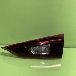 2014 2015 2016 2017 2018 Fits Mazda 3 Rear Right Tail Light B45A513F0 Oem