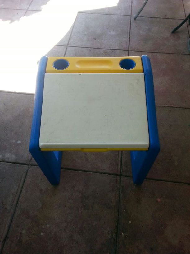 Kids Fisher Price desks . 2 available. $10 each
