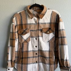 Women’s Flannel w/ Pockets “S”
