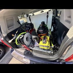 Entry-level mobile detailing set up with platform  