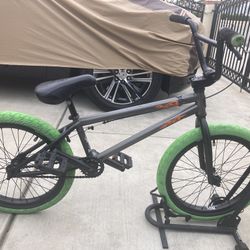 Subrosa BMX Bike