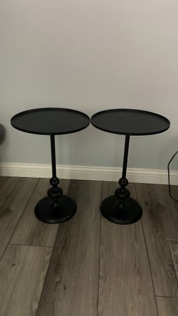 Set of 2 Black Round Metal Side Tables