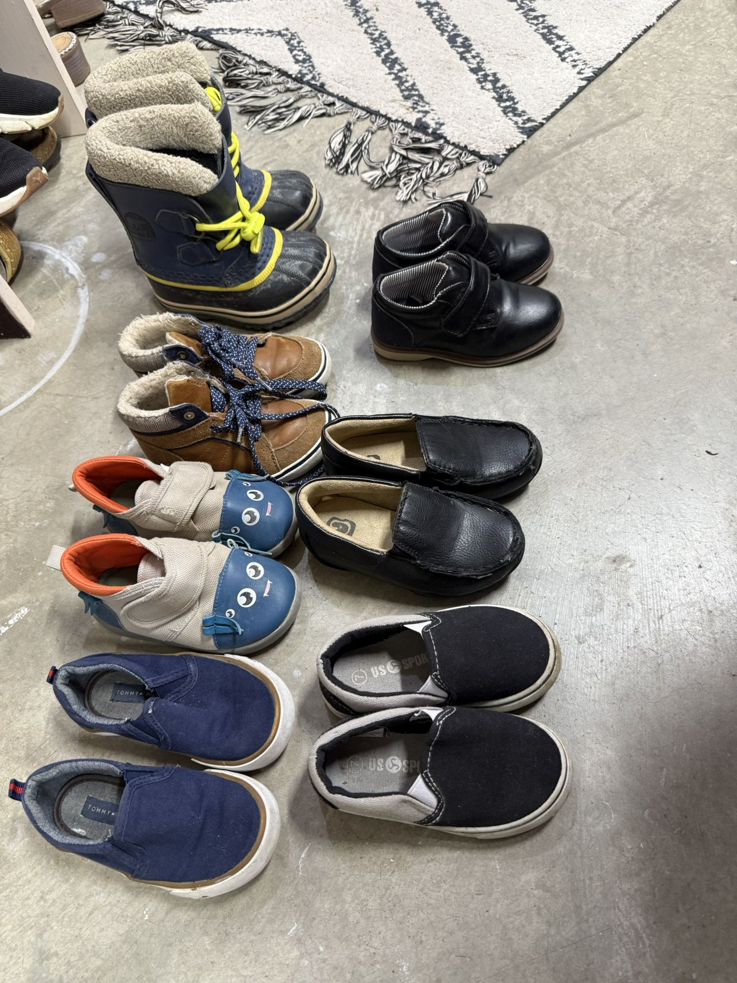 Boys Shoes Size 7
