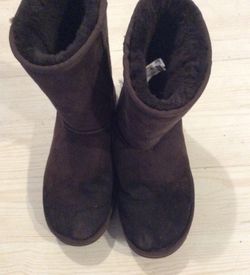 Brown ugg boots