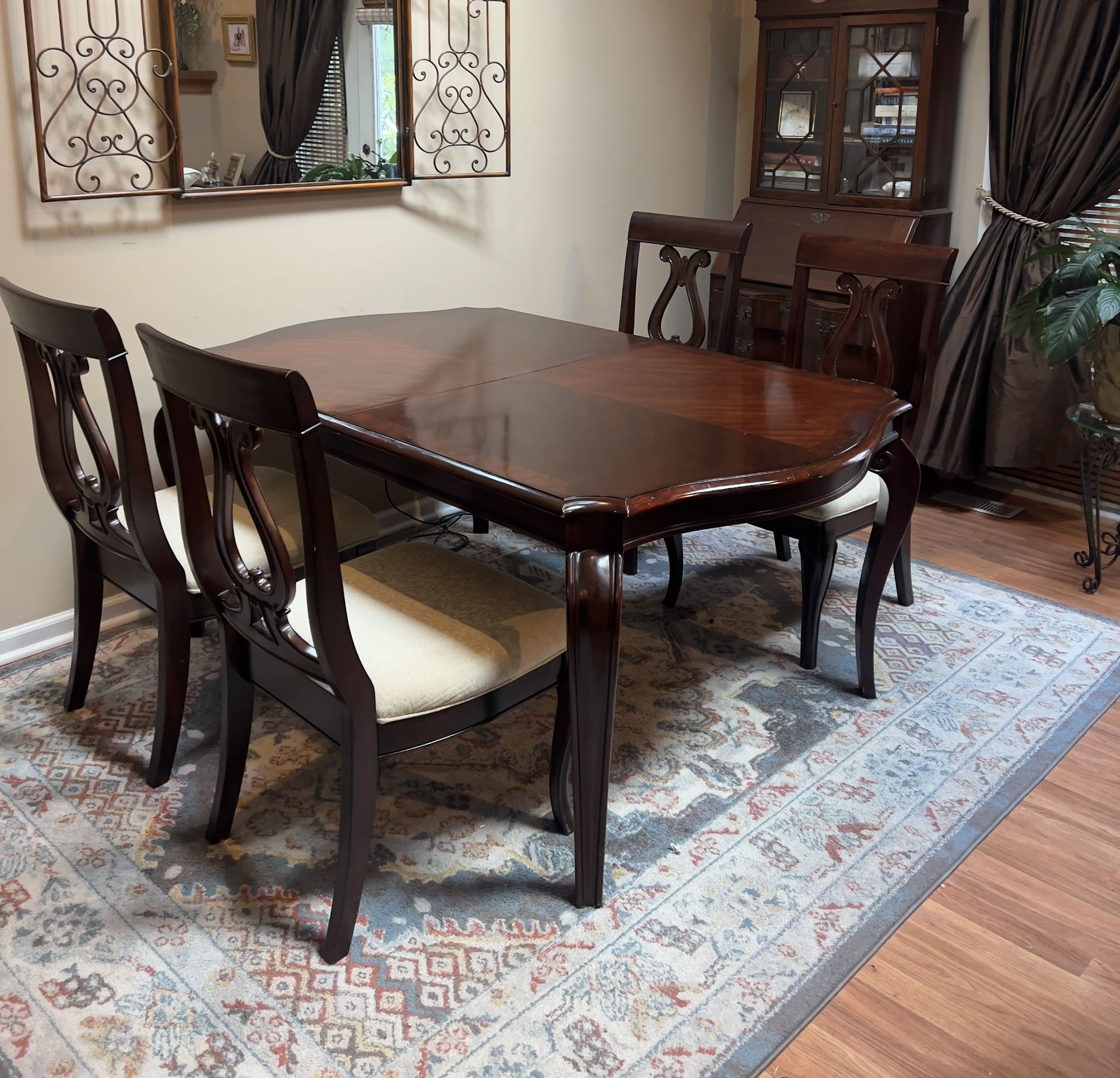 Cherry Wood Dining Table - 2 Leafs 8 Chairs