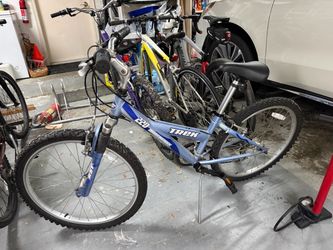 Trek 220 Mountain Track Kids Bike