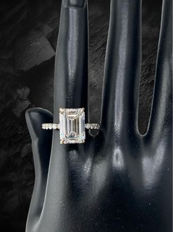 Emerald Shape lab-Grown Certified Diamond Ring 💍